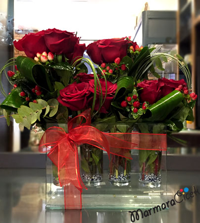 Vazoda İthal Güller 