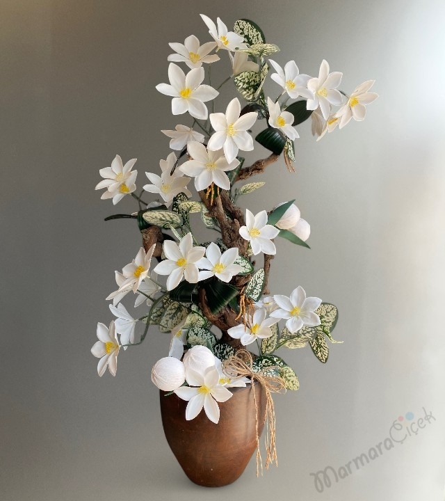 Ahşap Saksıda Yapay Beyaz Çiçek 