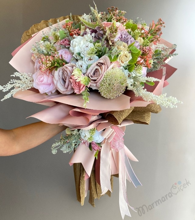 Lila ve Pembe Yapay Zarafet