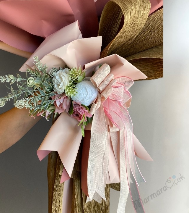 Lila ve Pembe Yapay Zarafet