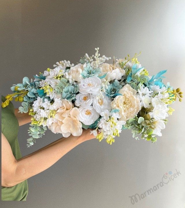 Oval Seramikte Yapay Çiçek Aranjmanı