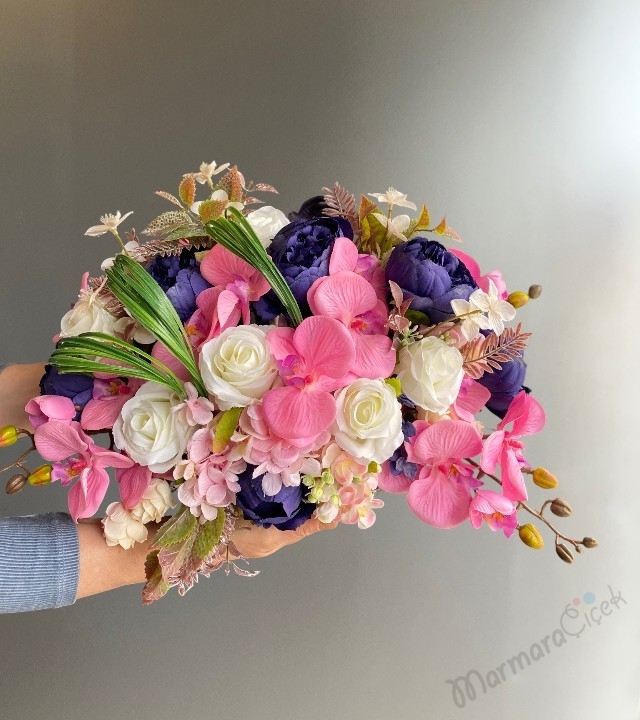 Siyah Saksıda Yapay Masa Çiçeği