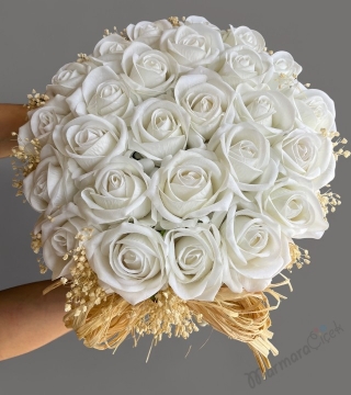 Kutuda Beyaz Yapay Gül Aranjmanı