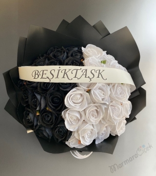 Siyah Beyaz Yapay Buket