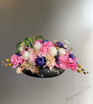 Siyah Saksıda Yapay Masa Çiçeği