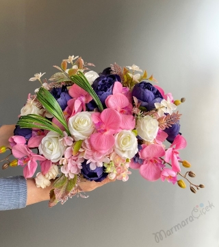 Siyah Saksıda Yapay Masa Çiçeği