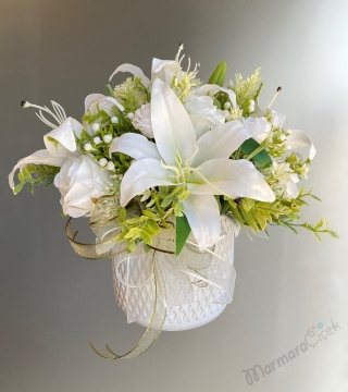 Yapay Lilyum ve Gül Aranjmanı