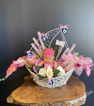 Yelkenli Kız Bebek Tebrik Çiçeği