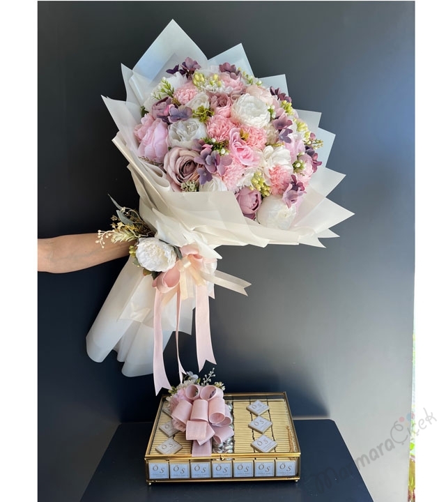 Yapay İsteme Çiçek ve Çikolata Seti