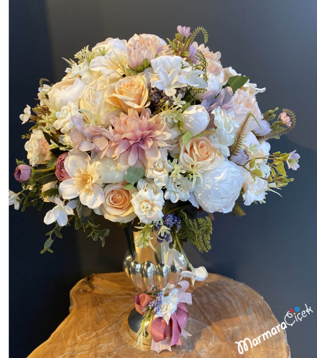 Yapay Nişan Çiçeği